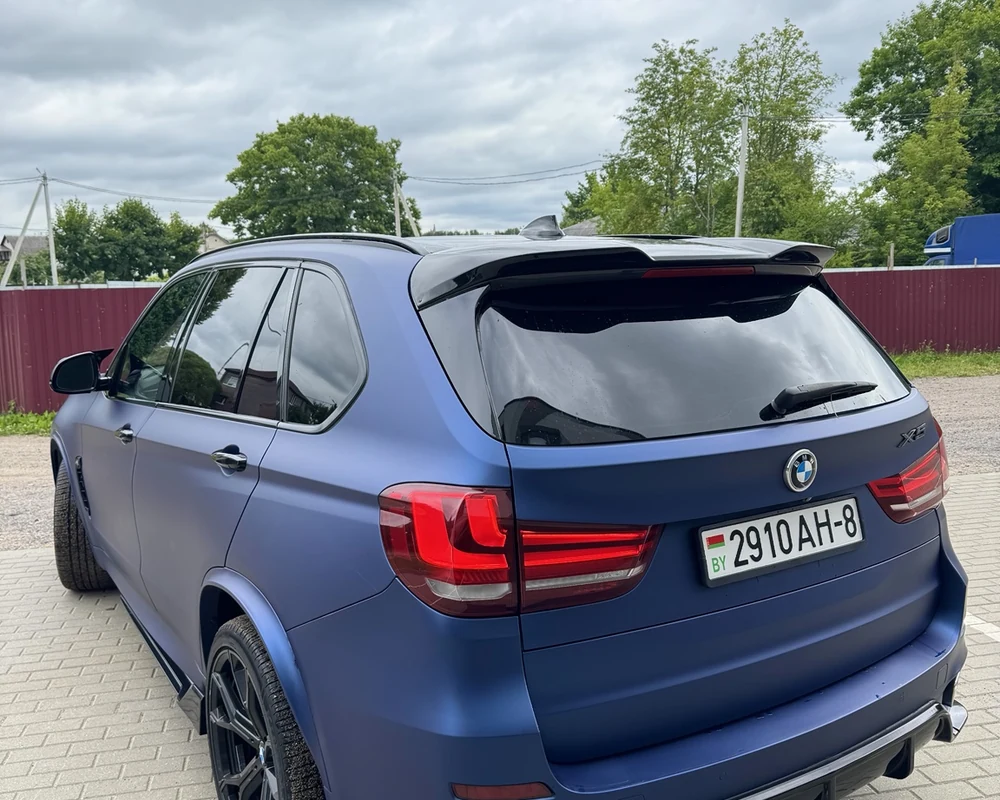 BMW X5 сзади